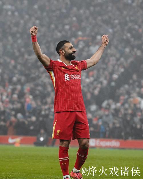 足坛风云变幻：萨拉赫登顶英超，巴萨七连胜领跑，阿森纳绝杀